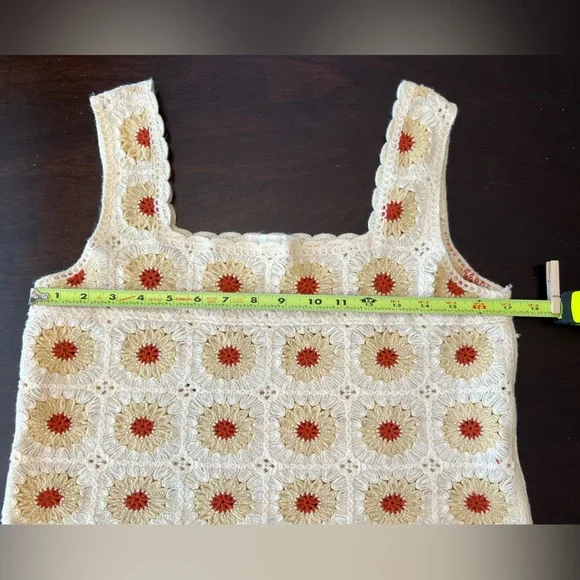 Rebellion Again Sunflower Crochet Top Cream Cropped Floral Womens Size L - Picture 10 of 16